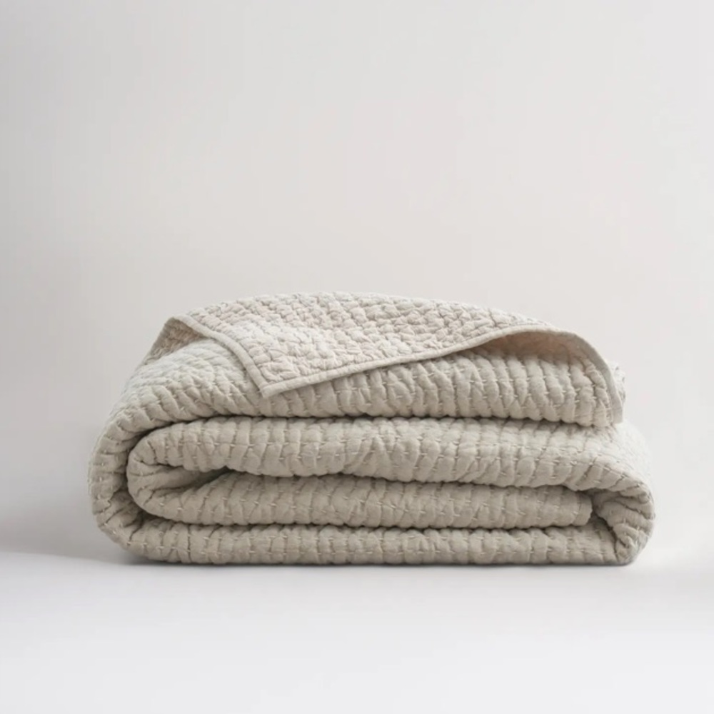 Quince Queen-Sized European Linen Cotton Stitch Quilt in Natural